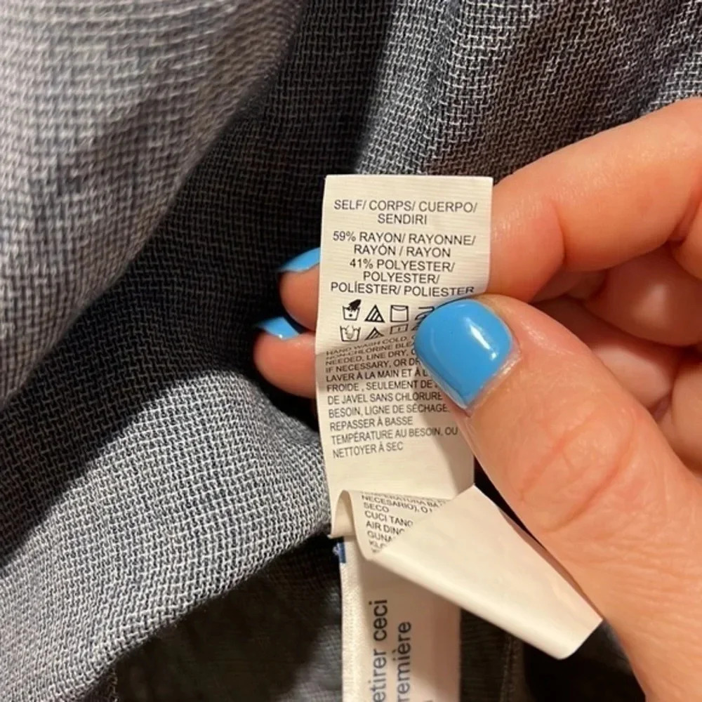 LUCKY BRAND Cold Shoulder‎ Chambray Top 2 for $22❇️ - Picture 7 of 7